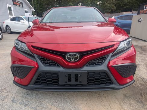 Used 2021 Toyota Camry SE FWD image 2