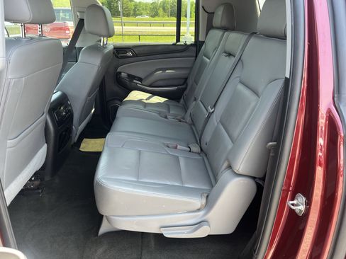 Used 2017 Chevrolet Suburban LT w/ Luxury Package image 35
