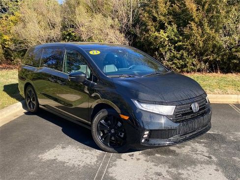 Used 2023 Honda Odyssey Sport image 1