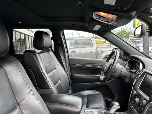 Used 2018 Jeep Grand Cherokee Limited AWD/4WD image 10