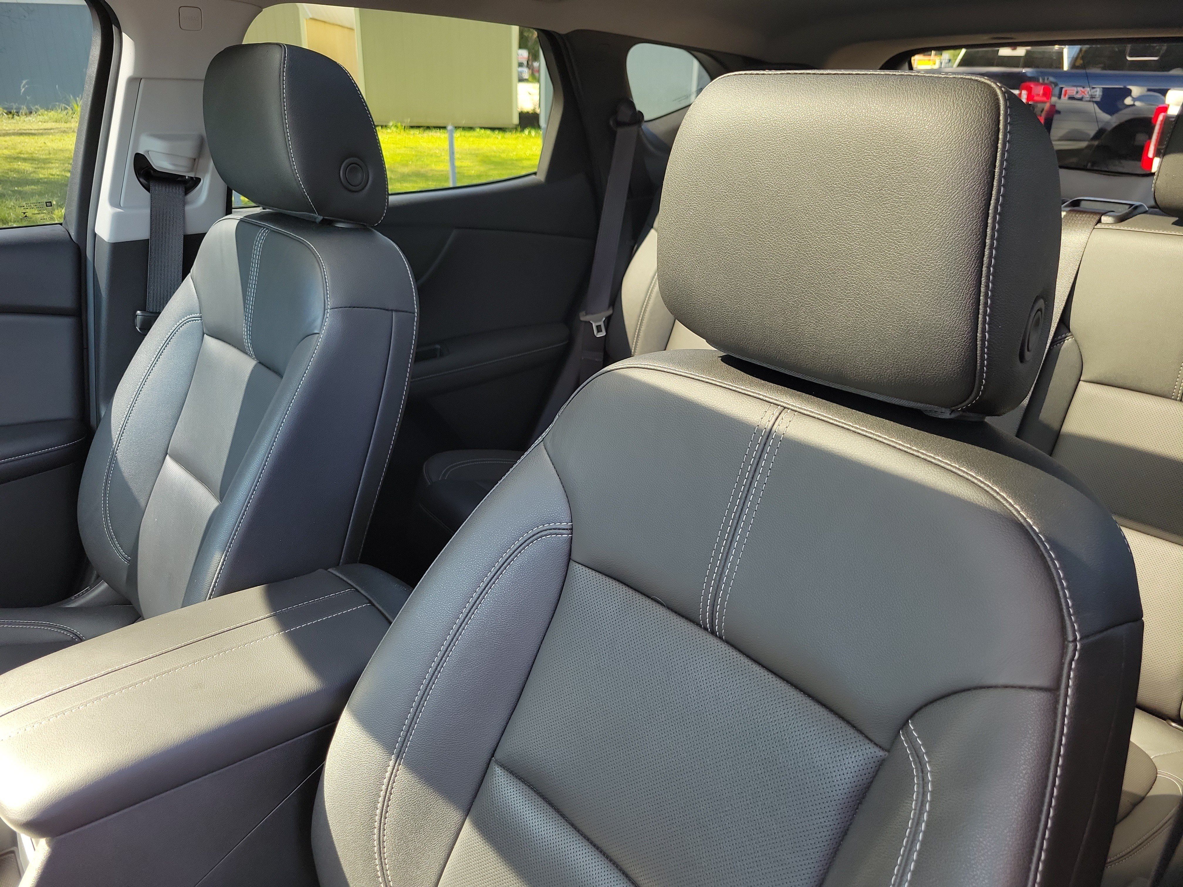 Used 2023 Chevrolet Blazer LT w/ Midnight/Sport Edition FWD image 11