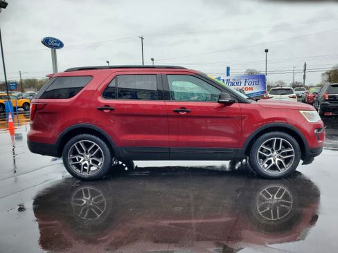 Used 2018 Ford Explorer Sport w/ Equipment Group 401A AWD/4WD image 5