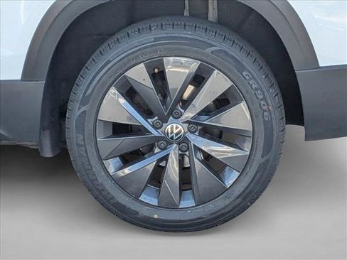 Used 2024 Volkswagen Taos S image 21