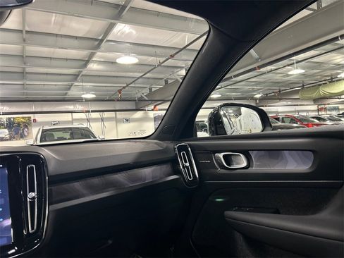 Certified 2023 Volvo C40 P8 Recharge Ultimate image 26