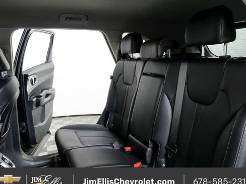 Used 2025 Kia Sorento S FWD image 19