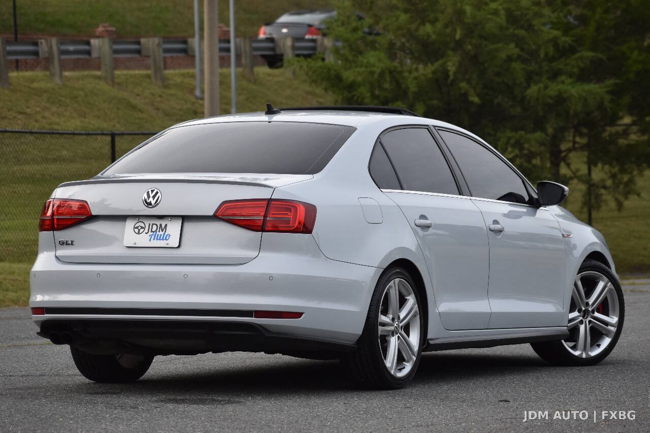 Used 2017 Volkswagen Jetta GLI FWD image 5