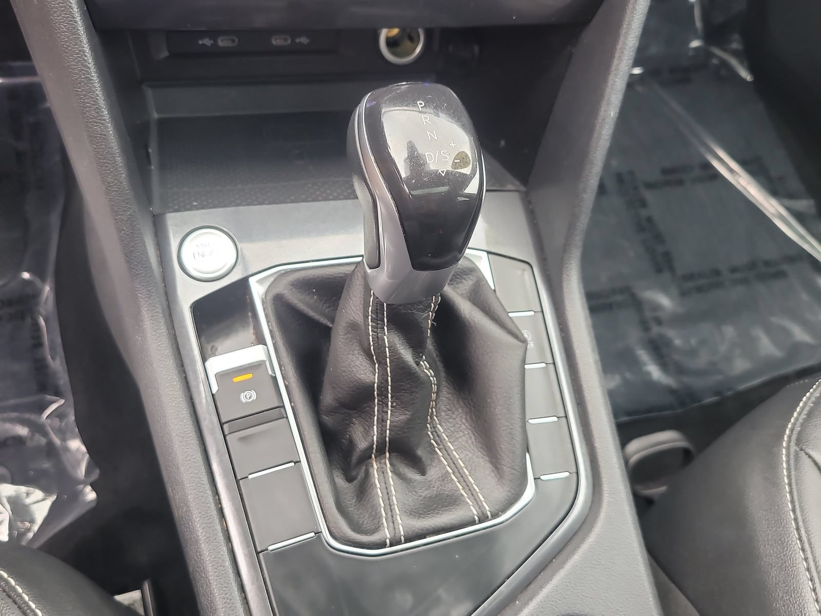 Used 2022 Volkswagen Tiguan SE w/ Panoramic Sunroof Package FWD image 25