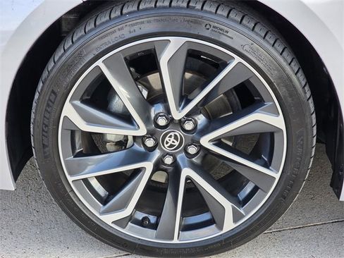 Used 2022 Toyota Corolla SE image 9