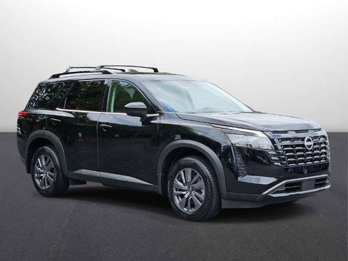 Certified 2026 Nissan Pathfinder SV FWD image 1