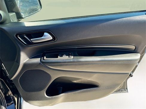 Used 2022 Dodge Durango SXT image 34