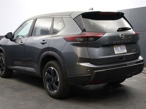 Used 2025 Nissan Rogue SV image 6
