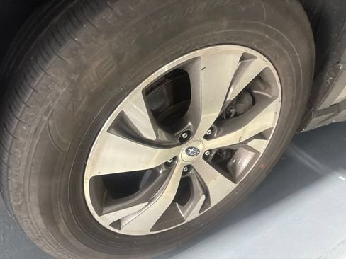 Used 2019 Subaru Ascent Premium AWD/4WD image 3
