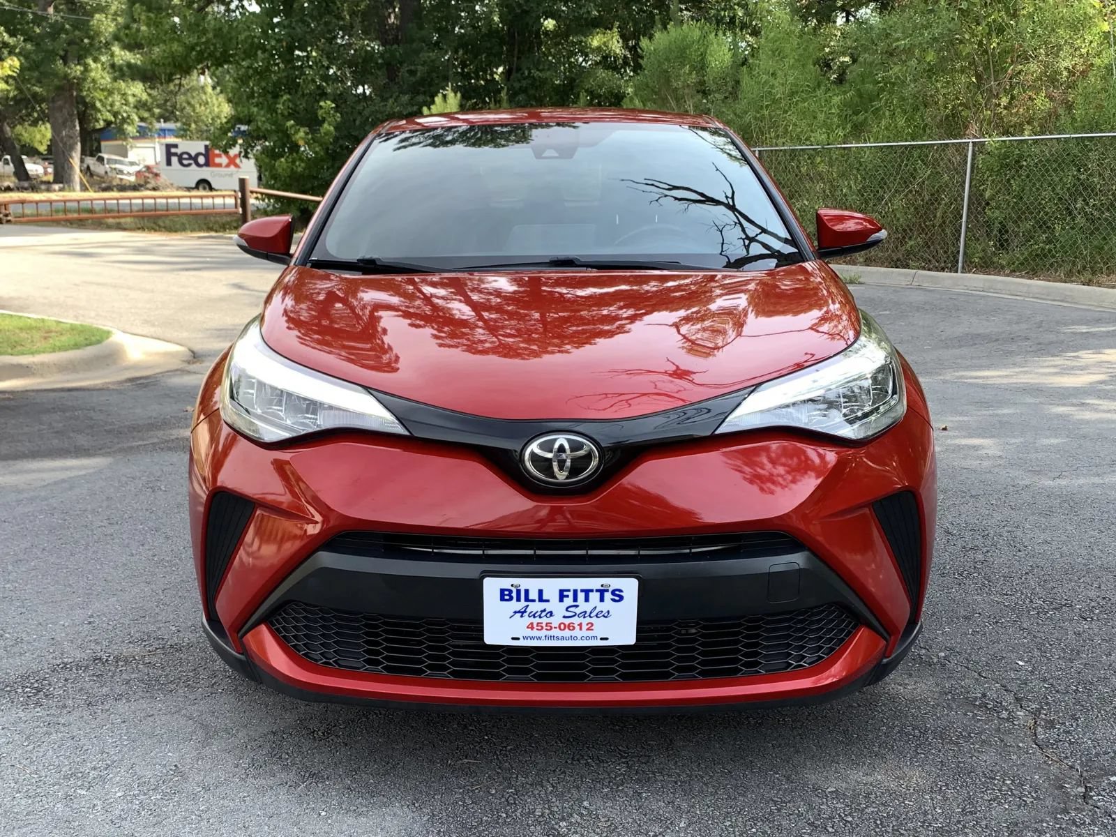 Used 2020 Toyota C-HR XLE FWD image 2