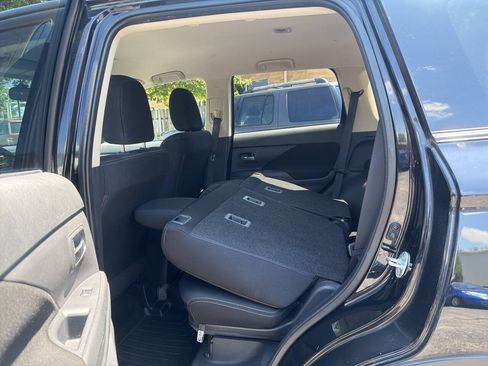 Used 2016 Mitsubishi Outlander SE FWD image 25