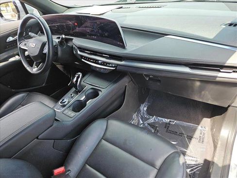 Used 2024 Cadillac XT4 Premium Luxury image 20