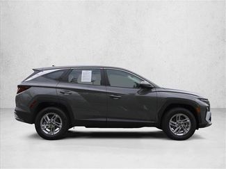 Certified 2025 Hyundai Tucson SE AWD/4WD video 4