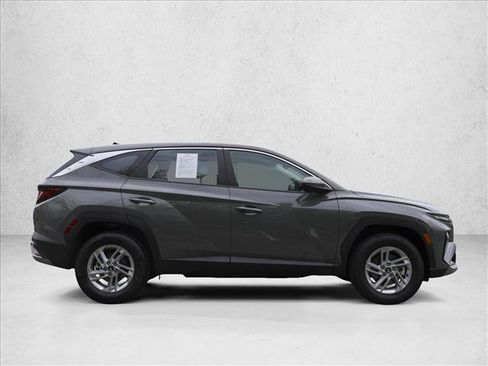 Certified 2025 Hyundai Tucson SE AWD/4WD image 4
