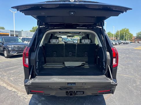 Used 2025 Ford Expedition Active AWD/4WD image 13