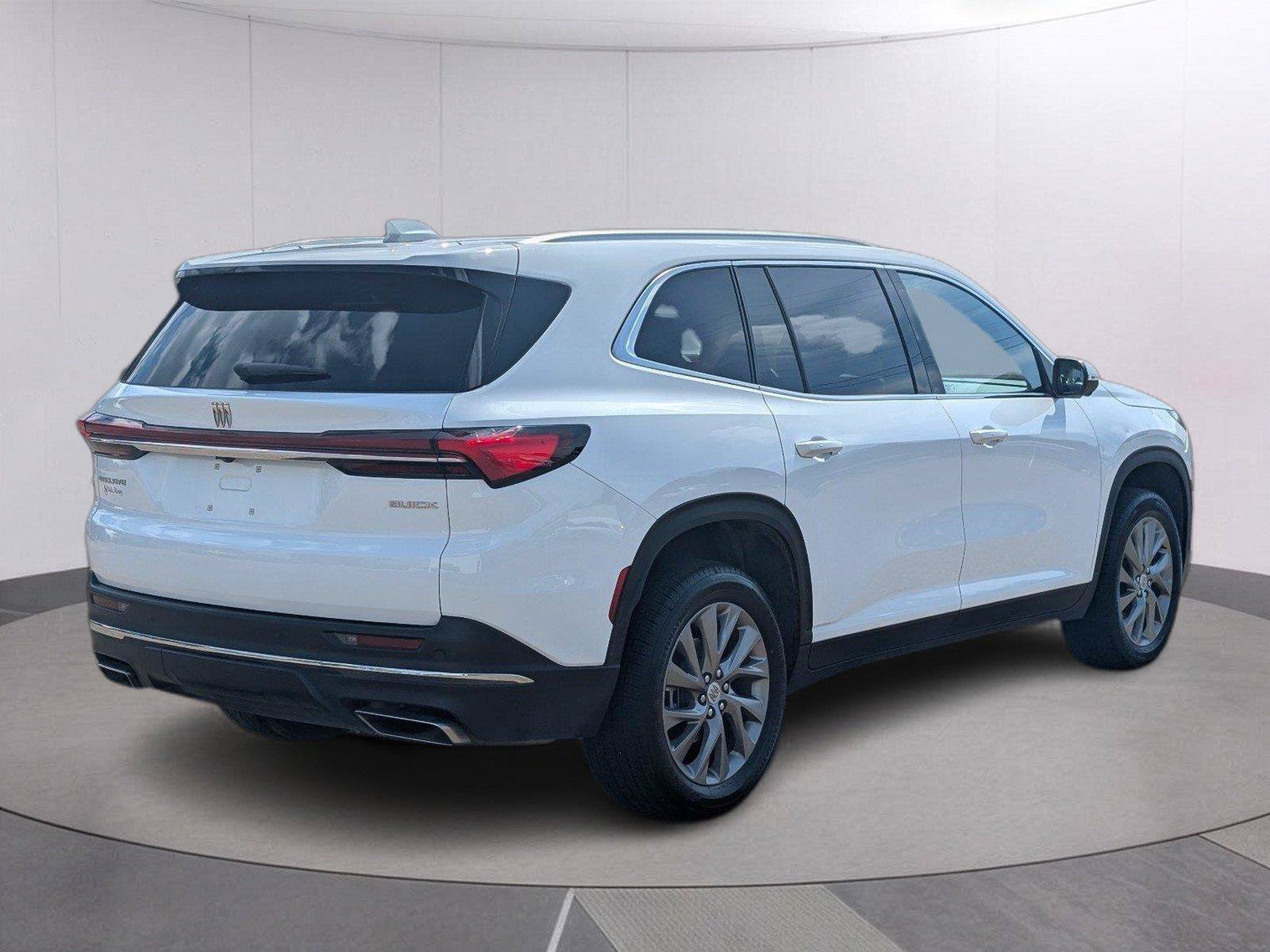 Used 2026 Buick Enclave Preferred FWD image 5