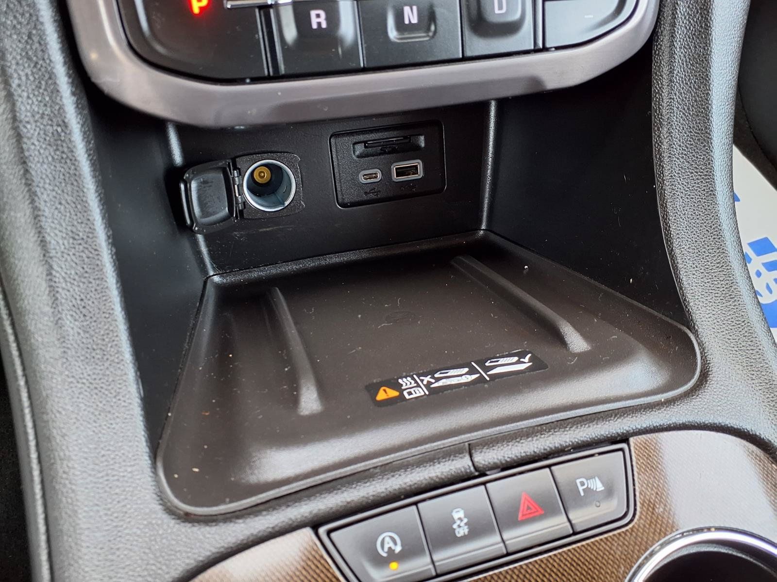 Used 2022 GMC Acadia AT4 w/ Technology Package AWD/4WD image 26