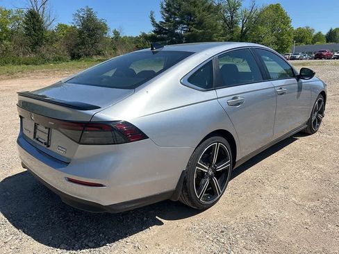 Used 2025 Honda Accord Sport image 4