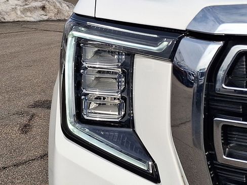 Used 2021 GMC Yukon SLT image 13