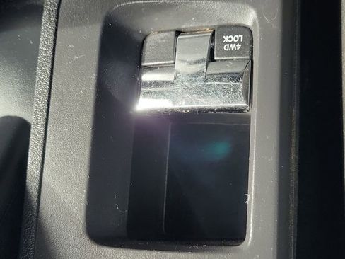Used 2017 Jeep Patriot Latitude AWD/4WD image 29