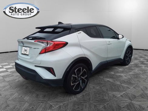 Used 2019 Toyota C-HR XLE image 5