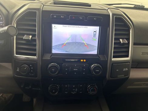 Used 2017 Ford F250 XLT w/ XLT Premium Package image 23