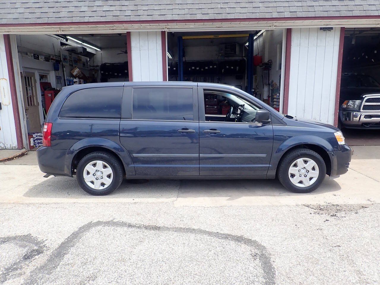 Used 2008 Dodge Grand Caravan SE FWD image 26