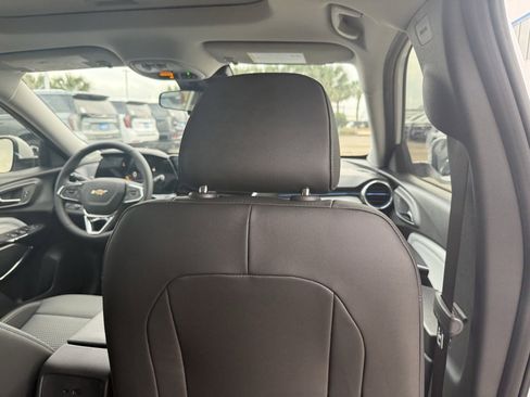 New 2026 Chevrolet Trax LT w/ Sunroof Package image 39