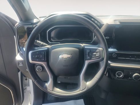 Used 2022 Chevrolet Silverado 1500 LT image 12
