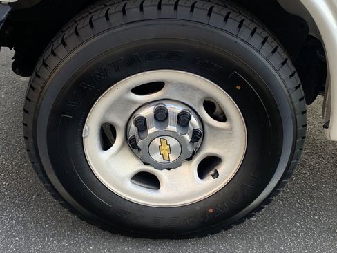 Used 2024 Chevrolet Express 3500 LT w/ LT Preferred Equipment Group image 28