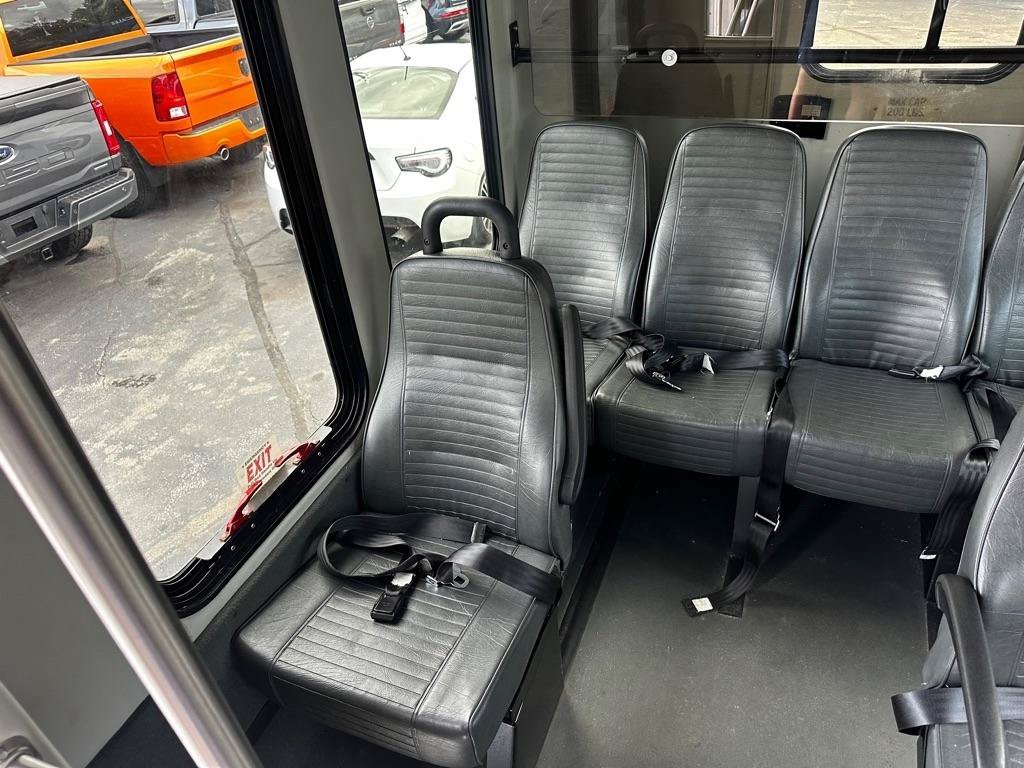 Used 2015 Ford E-350 and Econoline 350 Super Duty RWD image 12