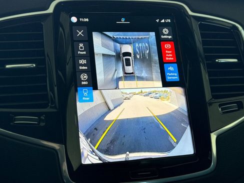 Certified 2024 Volvo XC90 T8 Plus AWD/4WD image 25