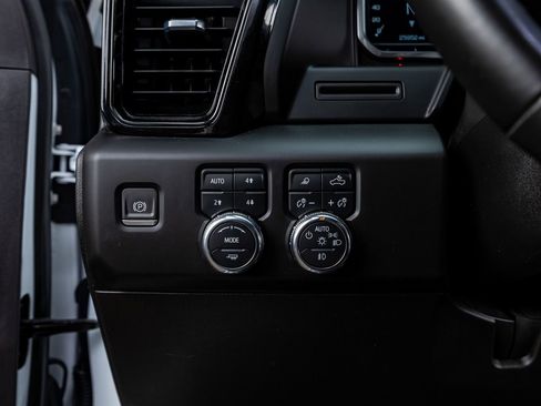 Used 2024 GMC Sierra 2500 AT4 image 21