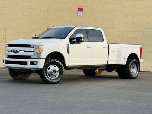 Used 2017 Ford F350 Lariat AWD/4WD image 4