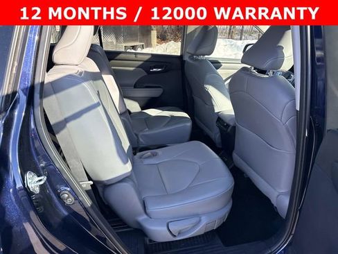 Used 2022 Toyota Highlander XLE image 11