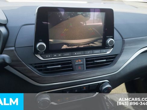 Used 2025 Nissan Altima 2.5 SV image 24