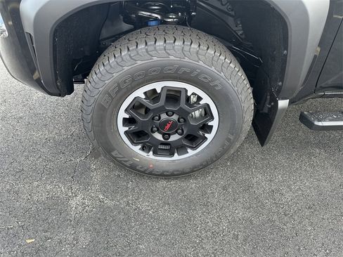 New 2025 Toyota Tacoma TRD Off-Road image 10