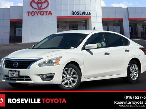 Used 2015 Nissan Altima 2.5 S FWD image 1