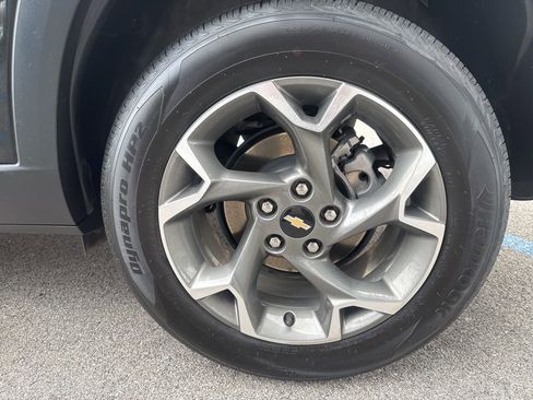 Used 2025 Chevrolet Trax LT w/ LT Convenience Package image 38