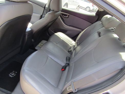 Used 2012 Hyundai Elantra GLS FWD image 8