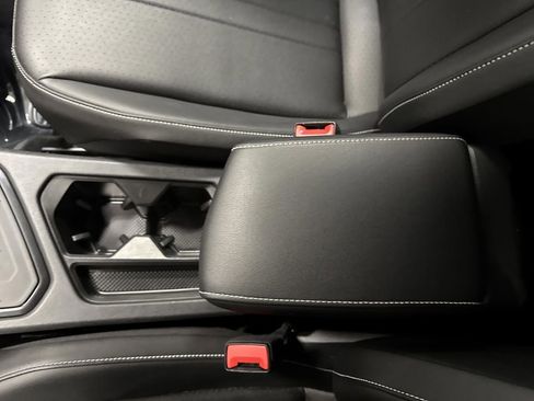 Used 2023 Volkswagen Tiguan SE R-Line image 21