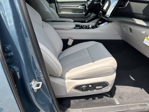 New 2026 Jeep Grand Wagoneer L Limited AWD/4WD image 10