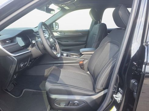 New 2025 Jeep Grand Cherokee Laredo X image 19