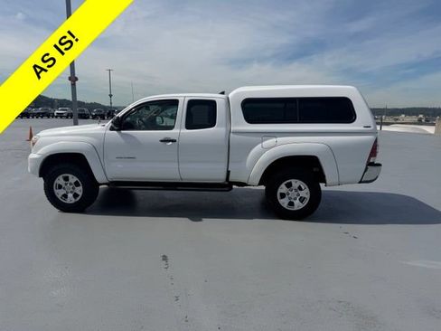 Used 2014 Toyota Tacoma PreRunner w/ SR5 Package RWD image 6