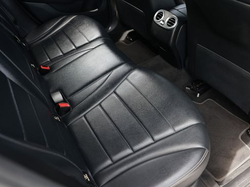 Used 2019 Mercedes-Benz GLC 300 w/ Premium Package image 16