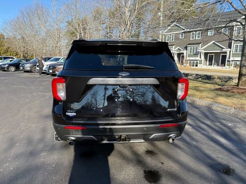 Used 2022 Ford Explorer XLT w/ Equipment Group 202A image 25