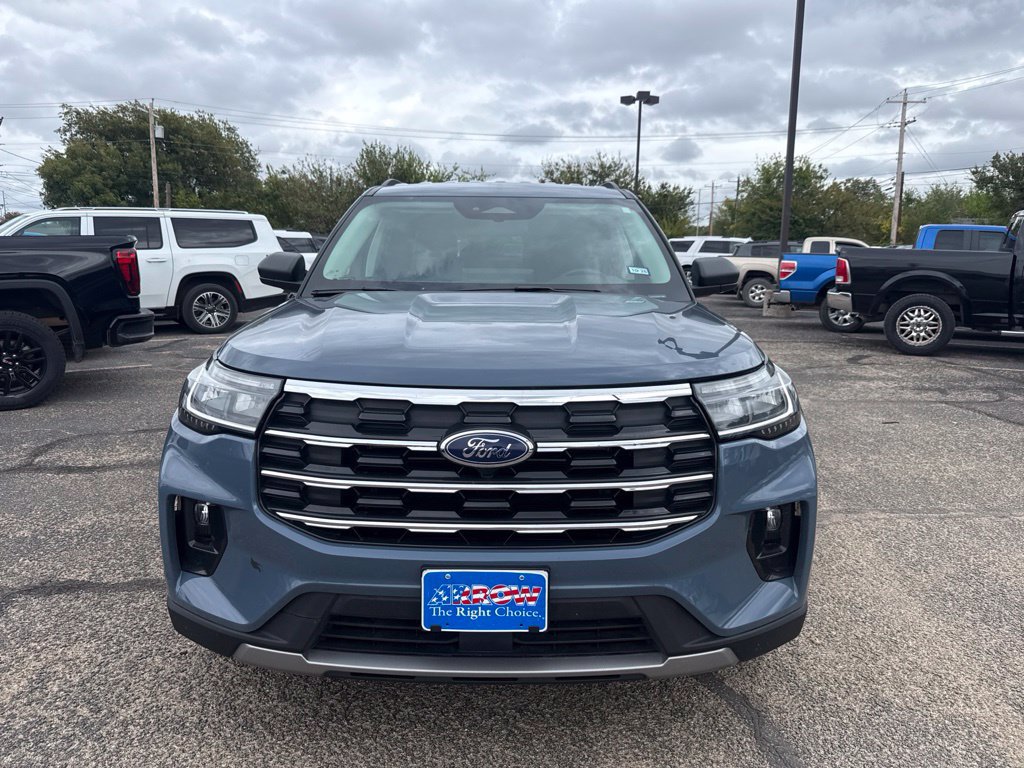 Used 2025 Ford Explorer Active w/ Active Comfort Package RWD image 2